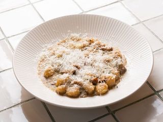 GNOCCHI Z RÓŻNYMI GRZYBAMI I PARMEZANEM