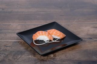NIGIRI SALMON