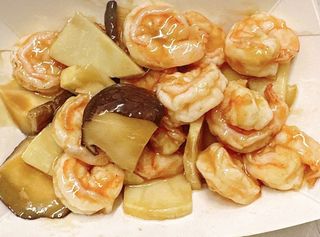 35. Gamberi con bambu funghi