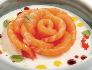 99 Sashimi Salmon burrata