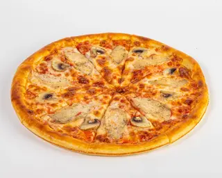 Пицца с курицей и грибами