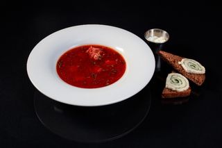 Борщ з грінками і товченим салом