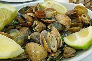 ameijoas a bulhão pato COM PÃO TORRADO