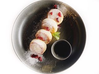 Сирники з родзинками та курагою (200г)