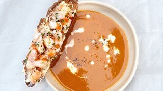 Bisque De Crustacés Toast