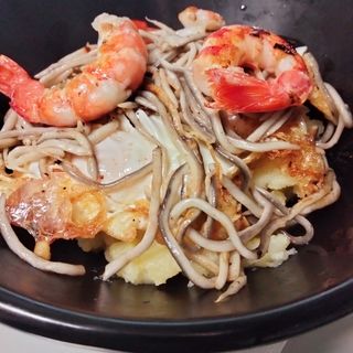 Huevos Rotos Con Gulas Y Gambas