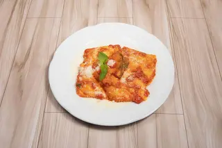 Ravioli Al Pomodoro E Basílico
