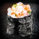 Гункан с опашки от раци и соева майонеза (2бр)