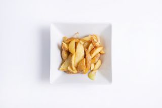 Ćwiartki ziemniaka smażone