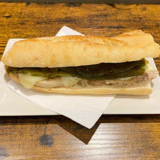 Lomo, queso, pimientos 