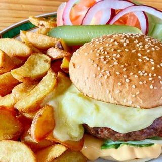 American Cheeseburger