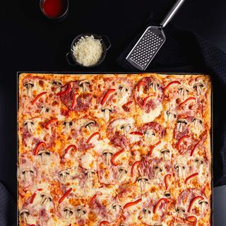 Pizza Capriciosa Gigant  45/45cm