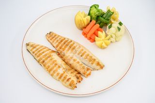 Лаврак на скара