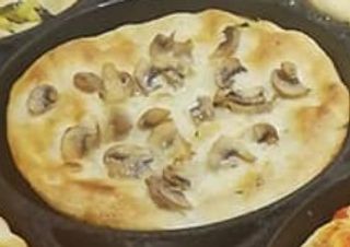 Funghi pizzetta rossa