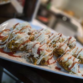 Patacones con carne / Tostones playeros