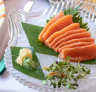 Sashimi de salmón (8 piezas)