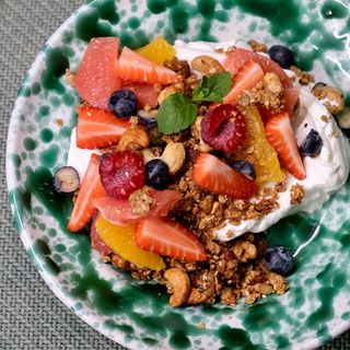 GREEK YOGURT BOWL
