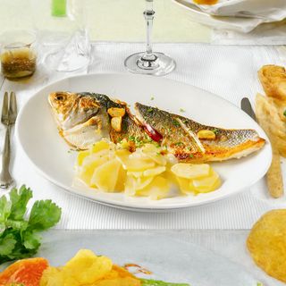 Lubina de estero abierta a la Bilbaína (2 pax)