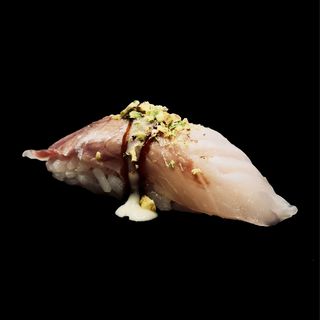 Nigiri De Lubina Flameado (2 Pzs.)