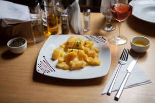 Natur burgonya/Cartofi natur