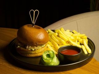 Бургер з креветками (358g)