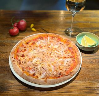 Pizza Tonno e cipolla Ø 32cm