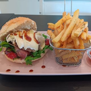 Hambúrguer Queijo Brie