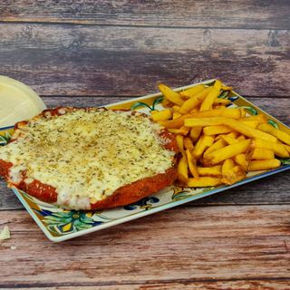 Milanesa De Pollo Con Provoleta