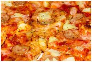 Sausage Hawaii Pizza