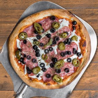 Pizza z Salami i Jalapeno (31 cm)