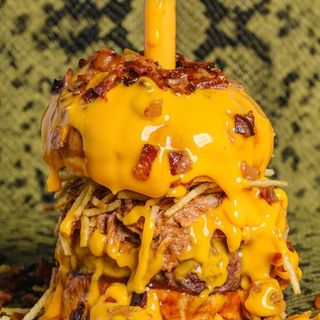 Chorreada Pulled BBQ Burger