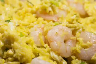 32. Huevos Revuelto Con Gambas