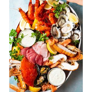 Seafood Platter (Tuna, Salmon, Prawns)