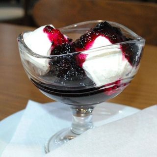 ЦЕДЕНО КИСЕЛО МЛЯКО С БОРОВИНКИ