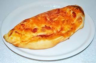 Calzone ai 4 formaggi