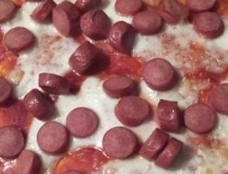 Pizza al trancio würstel