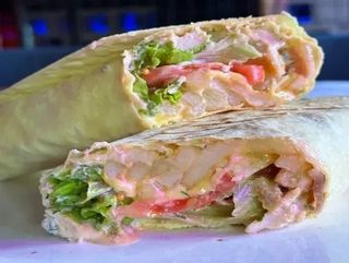 ДОНЕР З КУРКОЮ ТА ФЕТОЮ (225g)