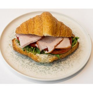 Круассан с индейкой 