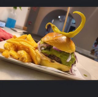 Reina Guadalupe Burger