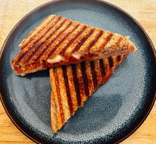 Sándwich De Tomate Y Queso