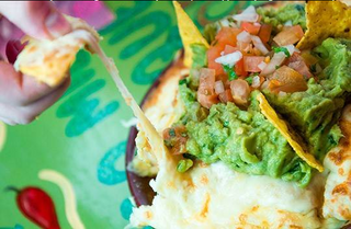 Nachos con Guacamole.