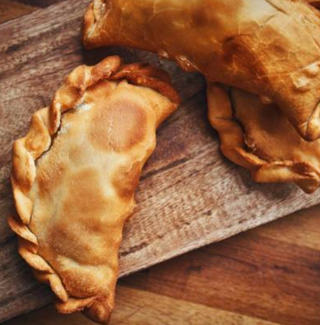 Empanada De Jamón Y Queso