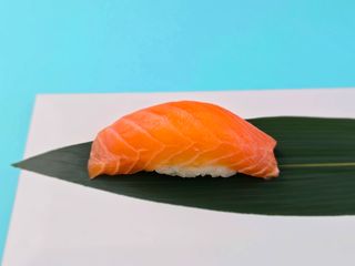 Суші нігірі з лососем (35г)