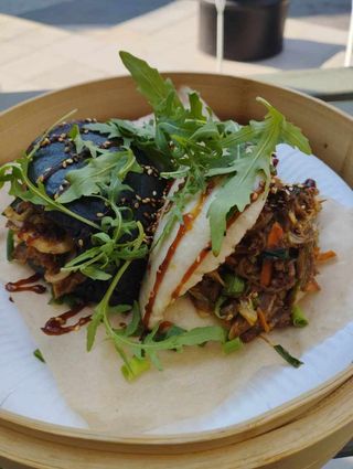 Bao z szarpaną wieprzowiną w sosie Hoisin