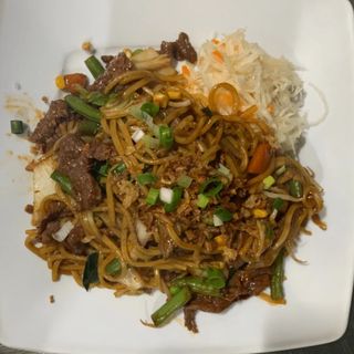 Makaron smażony z wołowiną 550g