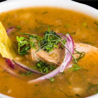 encebollado (grande) y porcion de arroz 