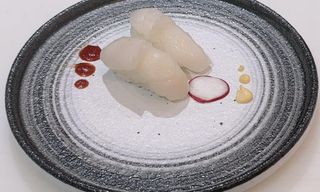 Nigiri de vieira (2 pzs.)