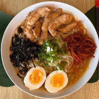 Рамен с пиле 