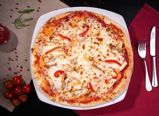 Pizza cu piept de pui Ø 32cm
