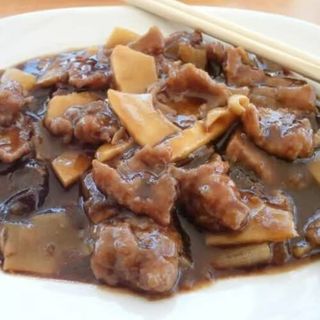 Ternera Con Setas Y Bambú